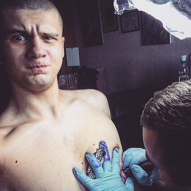 Тимати feat. L'One, Джиган, Варчун, Крэк, Карандаш - На эту и на ту набью себе тату.